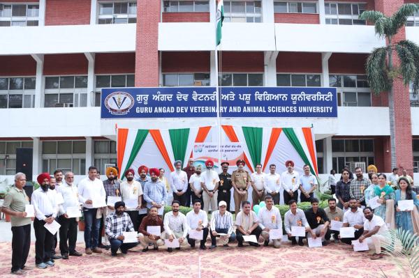 Dr. Jatinder Paul Singh Gill, Vice-Chancellor, along with the University authorities, felicitated the non-teaching staff in recognition of their valuable administrative contributions, outstanding achievements, and exemplary work towards the growth